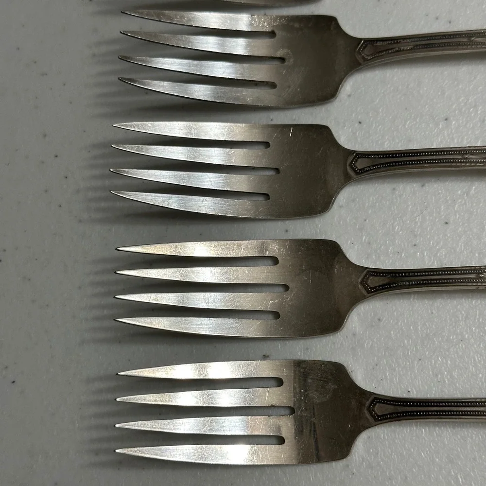 8 Wm. A. Rogers A1 Plus Mystic Coronet Silverplate Salad Forks Flatware Vintage‎
